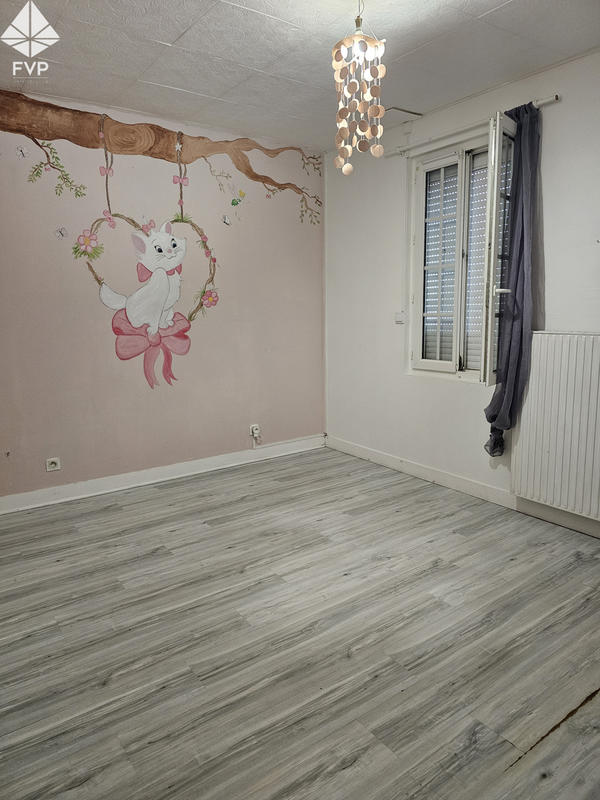 Propriété - 213 m² - 10 pièces