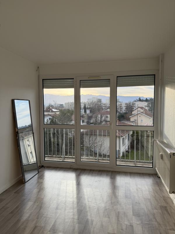 Appartement - 94 m² - 5 pièces