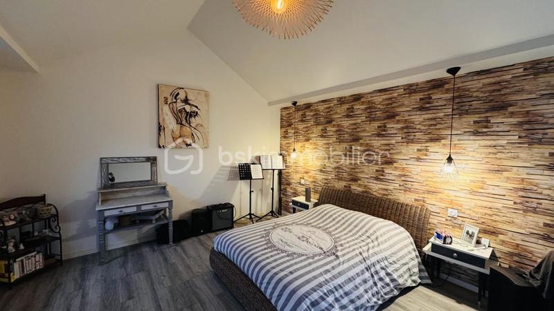 Maison de bois - 201 m² - 8 pièces