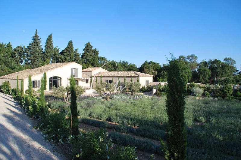 Propriété - 285 m² - 8 pièces