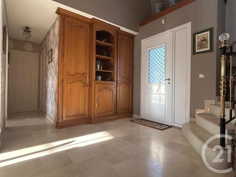 Maison - 182 m² - 8 pièces