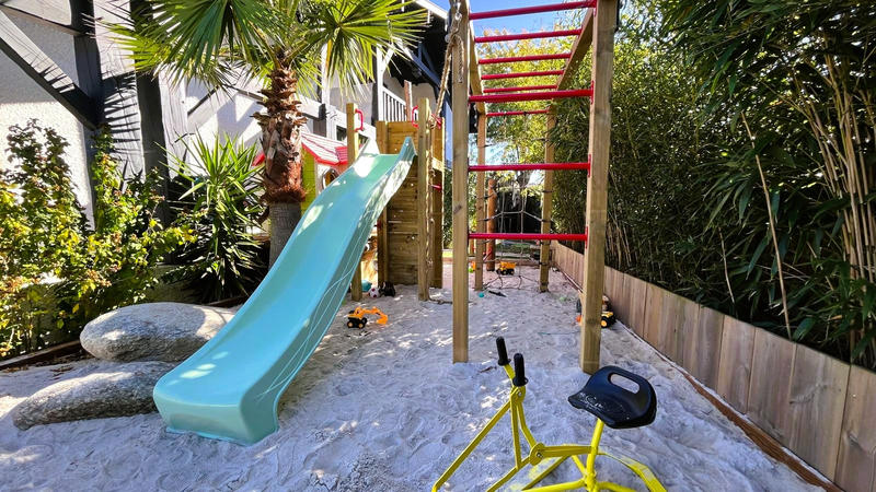 Maison - 165 m² - 9 pièces