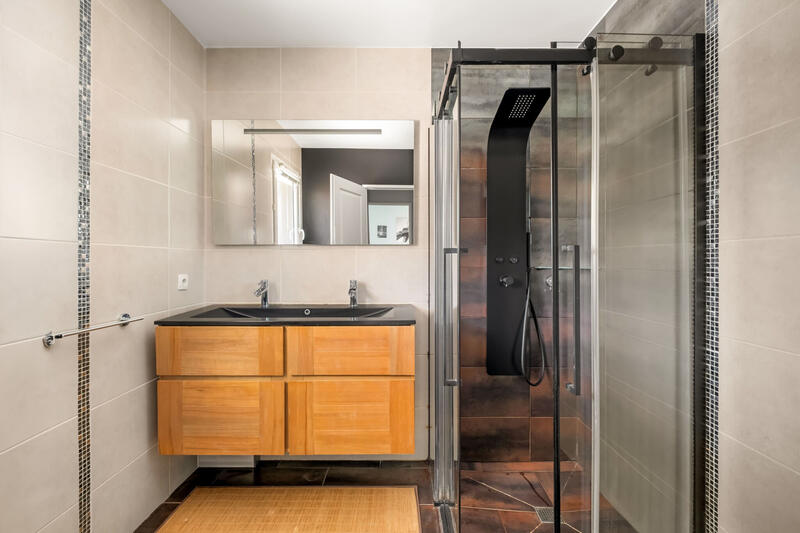 Maison - 188 m² - 7 pièces