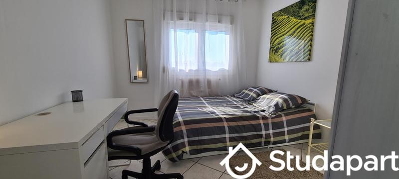 Chambre - 10 m² - 1 pièce