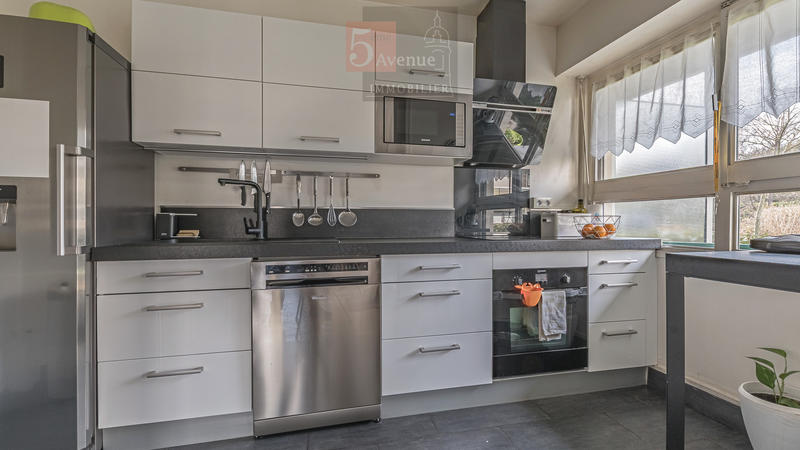 Appartement - 110 m² - 6 pièces