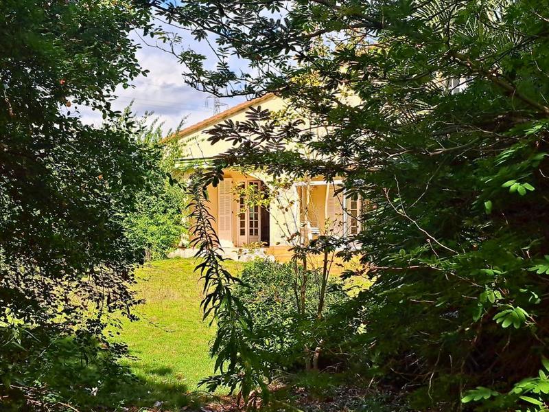 Maison - 180 m² - 9 pièces