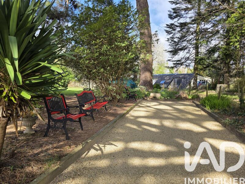 Maison - 230 m² - 7 pièces