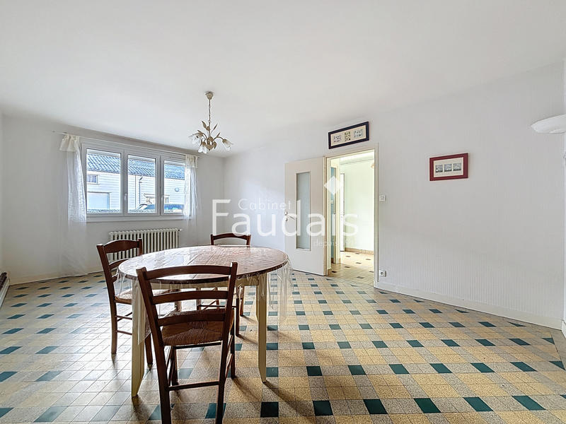 Maison - 99 m² - 4 pièces