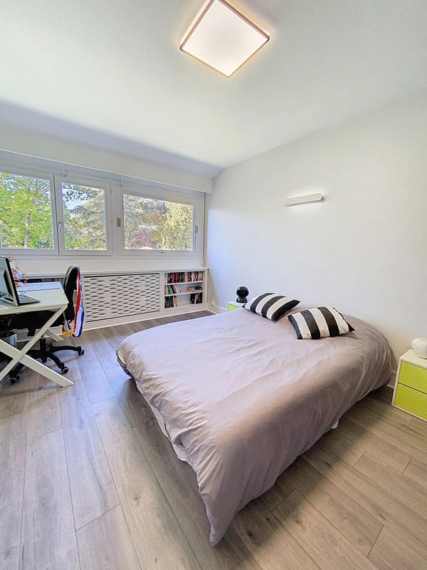 Maison - 345 m² - 15 pièces