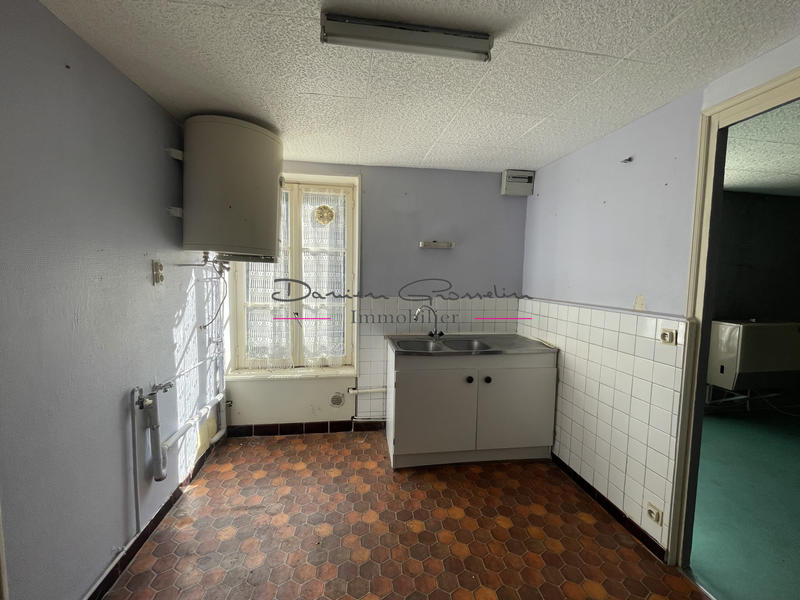 Immeuble - 130 m² - 7 pièces