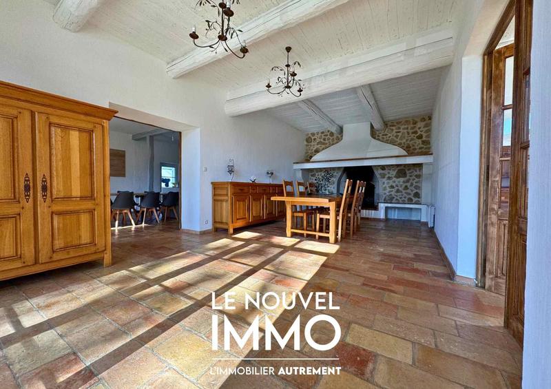 Mas - 335 m² - 8 pièces