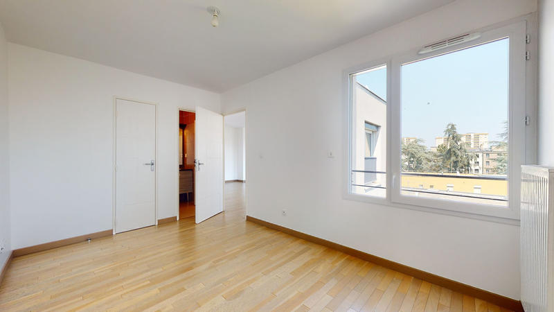 Appartement - 115 m² - 5 pièces