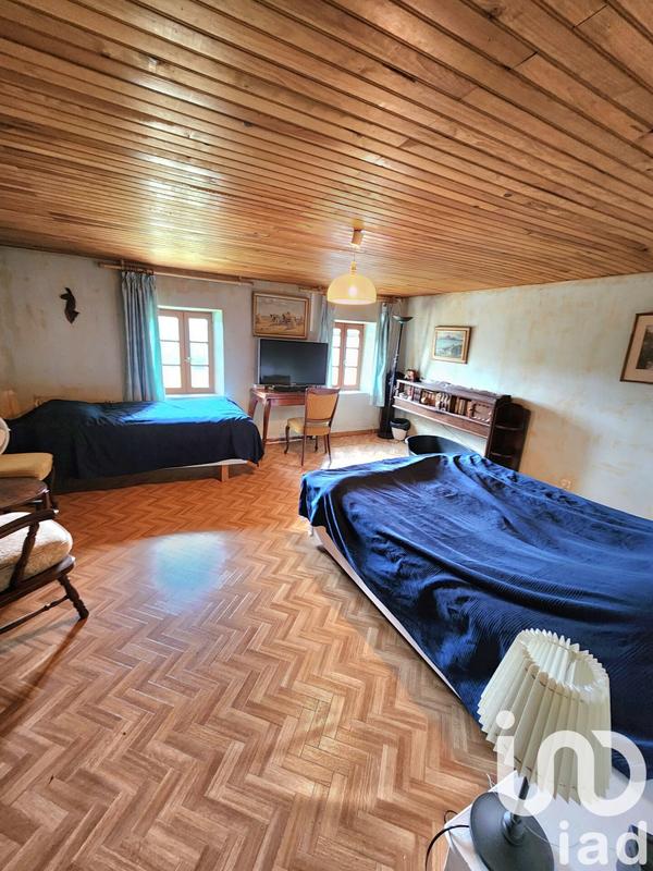 Maison - 220 m² - 5 pièces