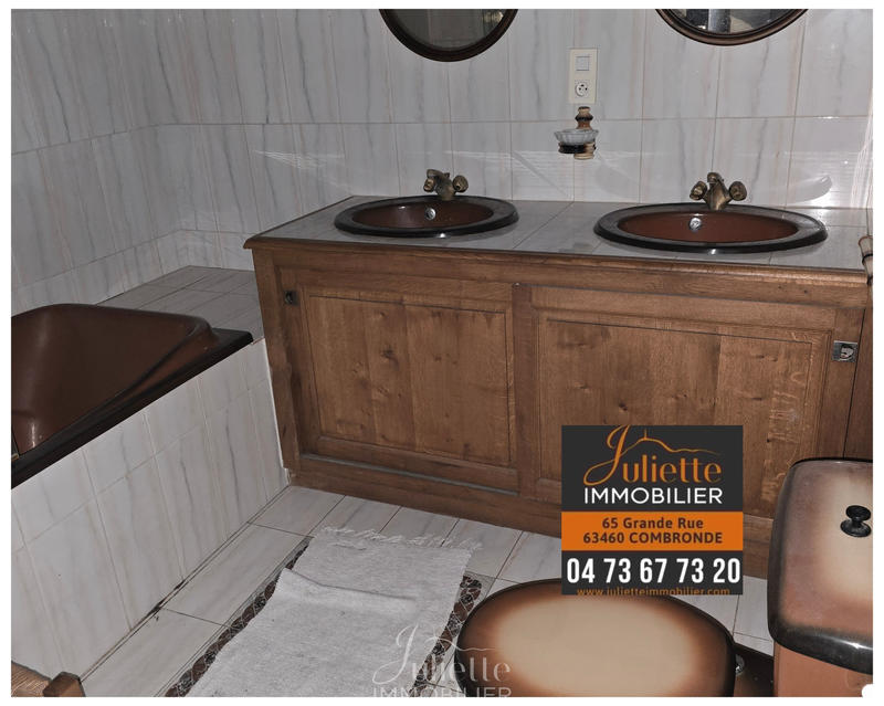 Maison - 240 m² - 7 pièces