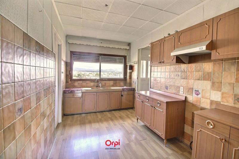 Appartement - 99 m² - 4 pièces