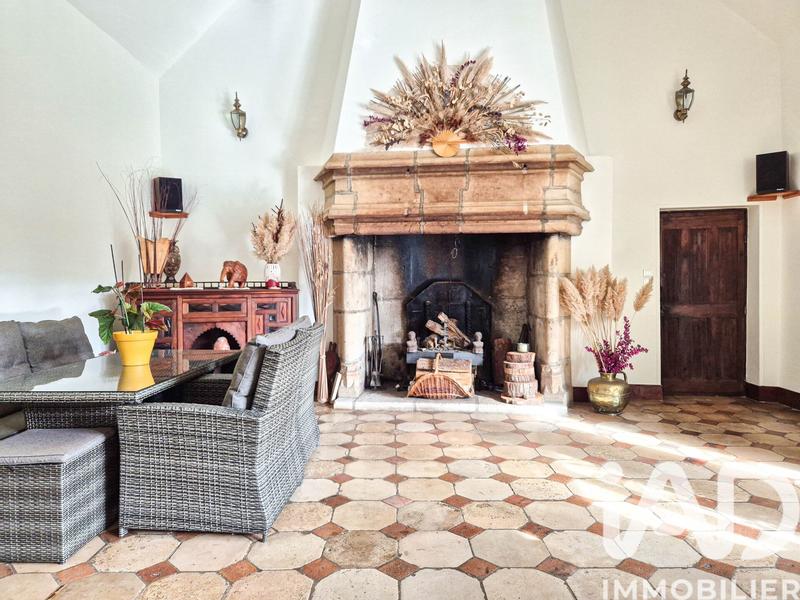 Maison - 240 m² - 7 pièces