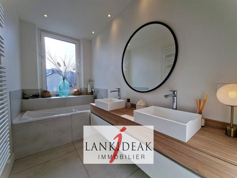 Duplex - 188 m² - 6 pièces