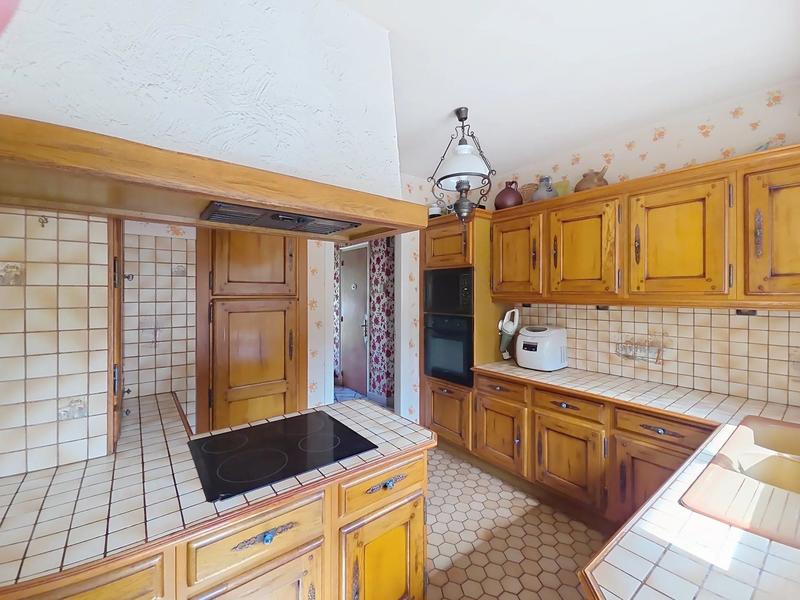 Maison - 198 m² - 8 pièces