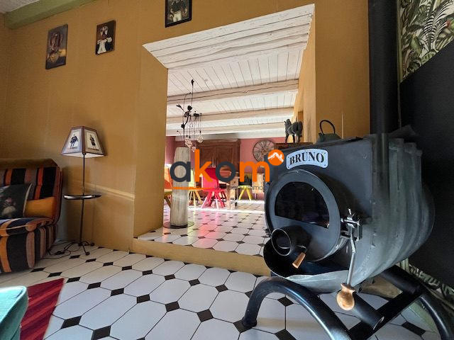 Maison - 203 m² - 10 pièces