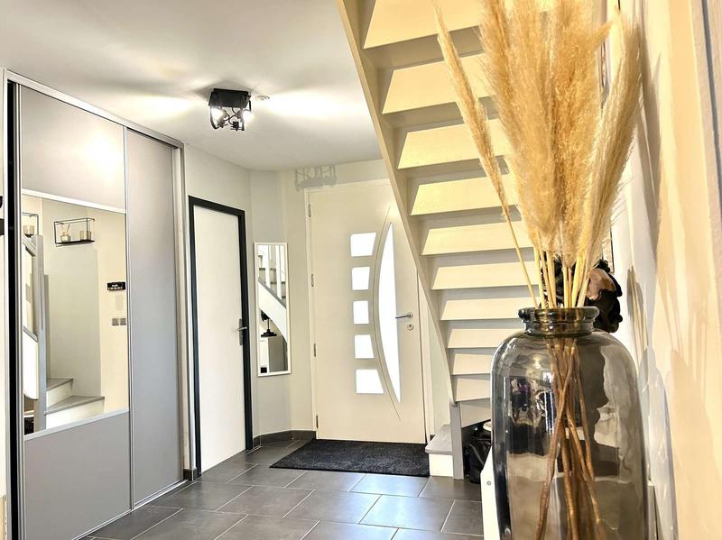 Maison traditionnelle - 130 m² - 8 pièces