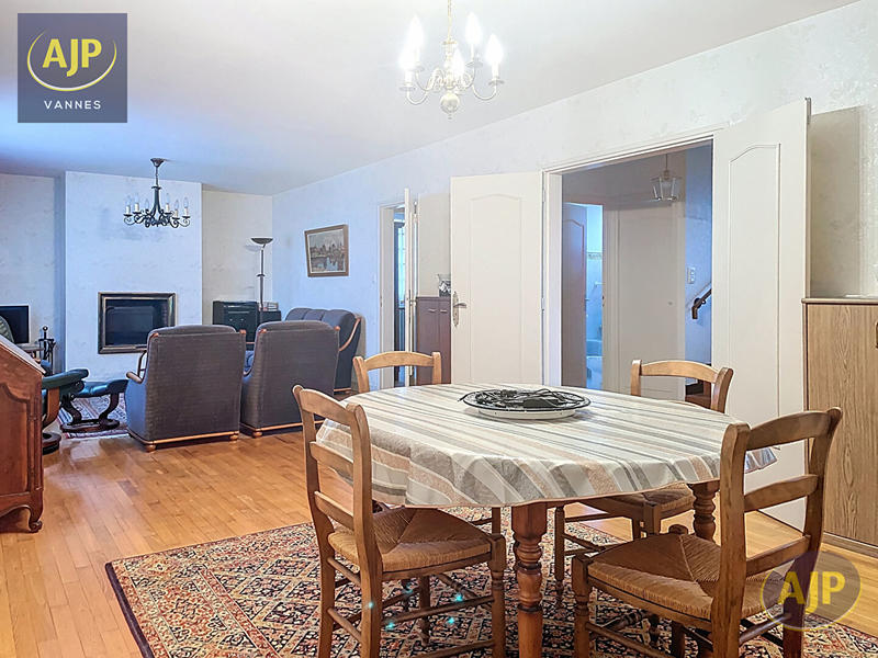 Maison - 144 m² - 8 pièces