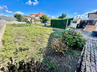 Maison - 92 m² - 5 pièces