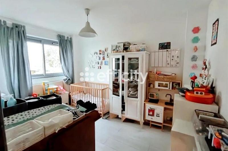 Appartement - 77 m² - 4 pièces