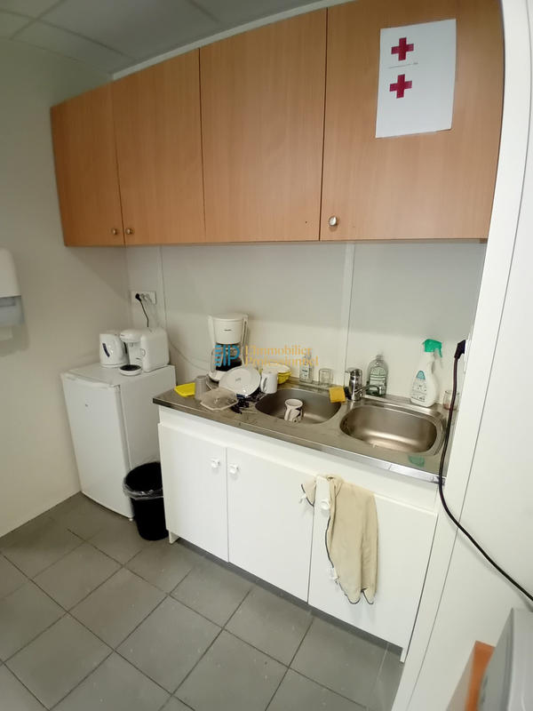 Bureau - 111 m² - 5 pièces