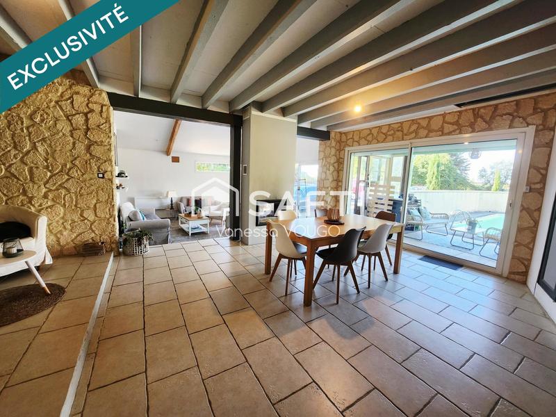 Maison - 221 m² - 5 pièces