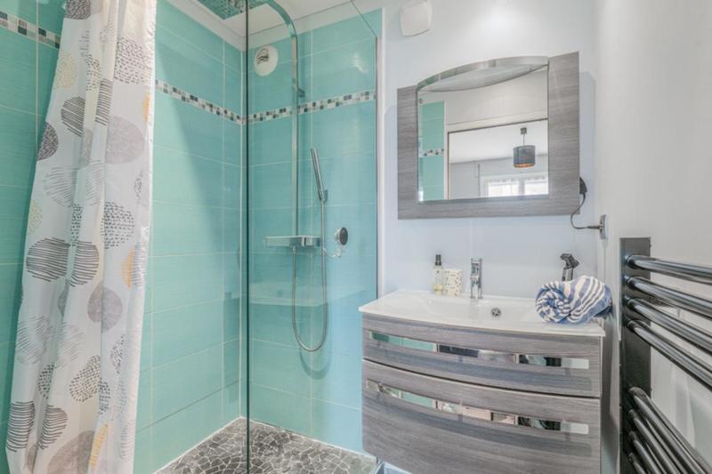 Appartement ancien - 107 m² - 4 pièces