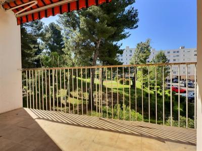 Appartement - 90 m² - 5 pièces