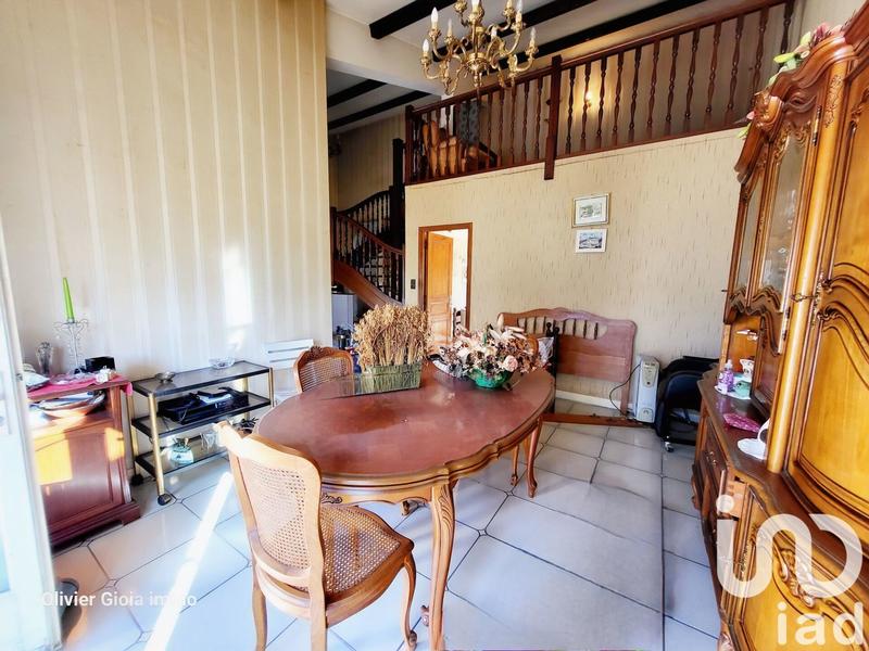 Maison - 260 m² - 10 pièces