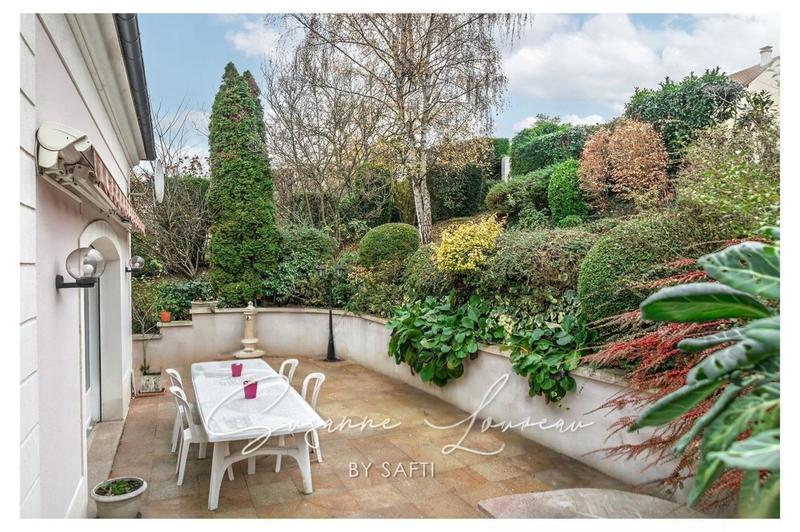 Villa - 215 m² - 9 pièces