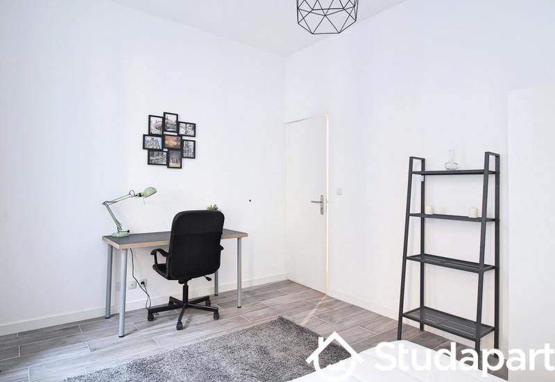 Chambre - 12 m² - 1 pièce