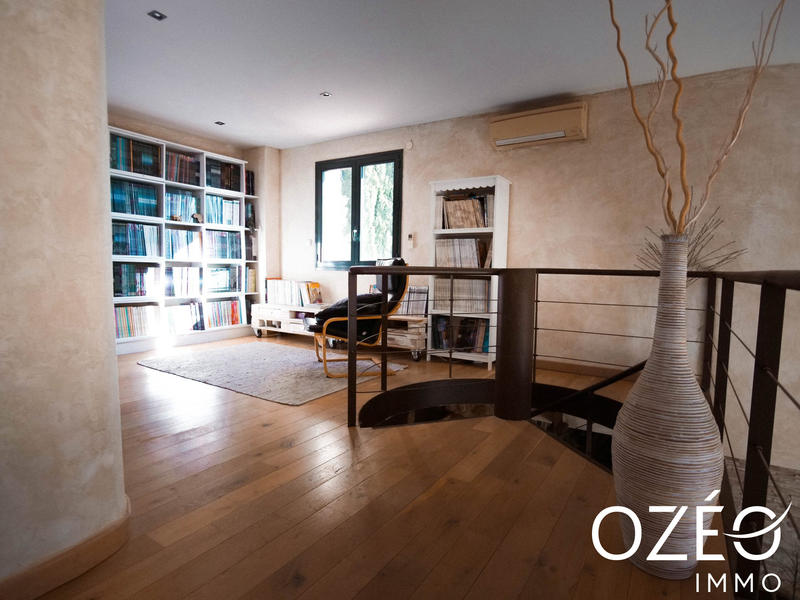 Villa - 205 m² - 4 pièces