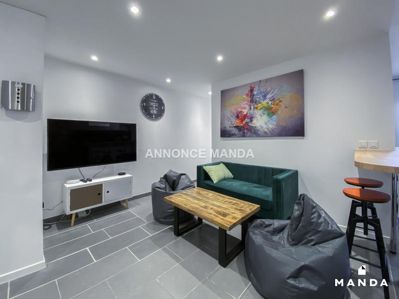 Chambre - 14 m² - 6 pièces