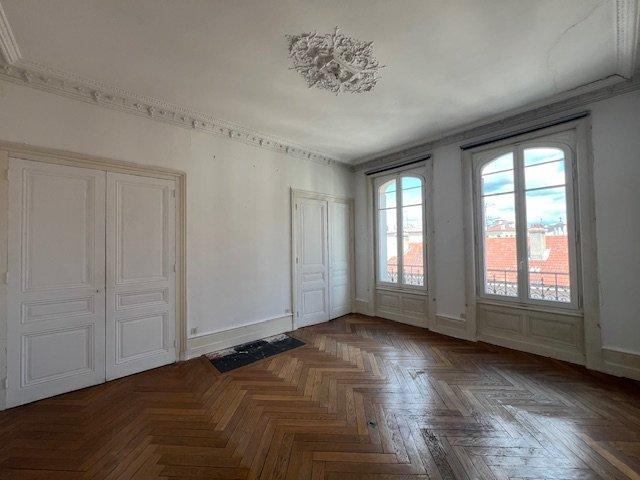Appartement - 112 m² - 4 pièces