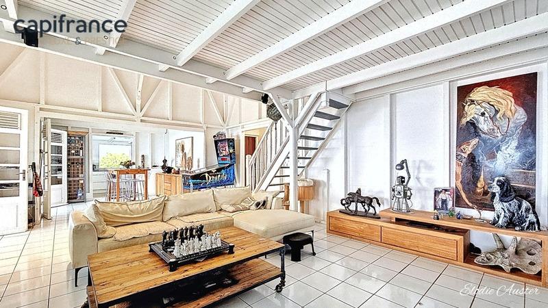 Villa - 330 m² - 13 pièces