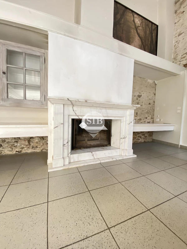 Maison - 228 m² - 7 pièces