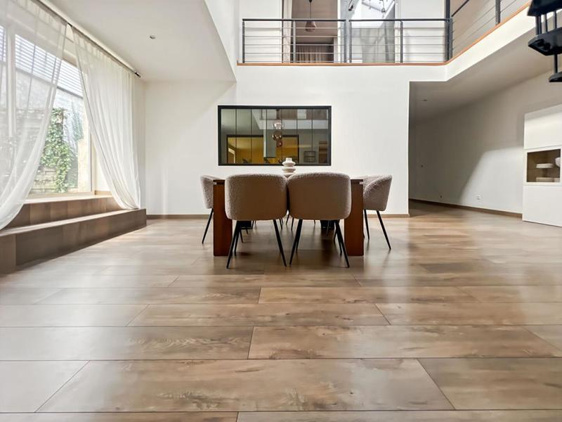 Loft - 345 m² - 8 pièces