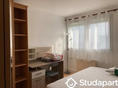 Chambre - 9 m² - 1 pièce