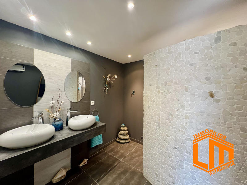 Maison - 187 m² - 6 pièces