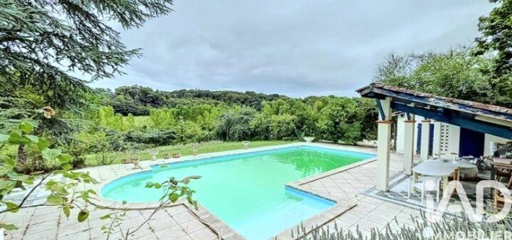 Maison - 310 m² - 9 pièces