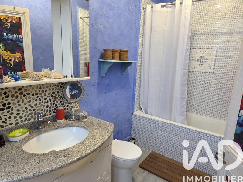 Maison - 214 m² - 9 pièces