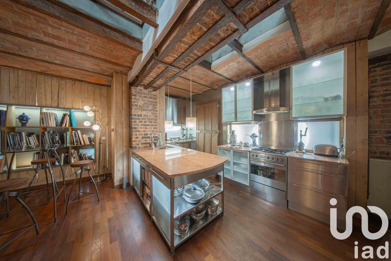 Loft - 245 m² - 5 pièces