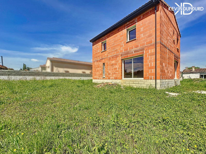 Maison - 120 m² - 2 pièces