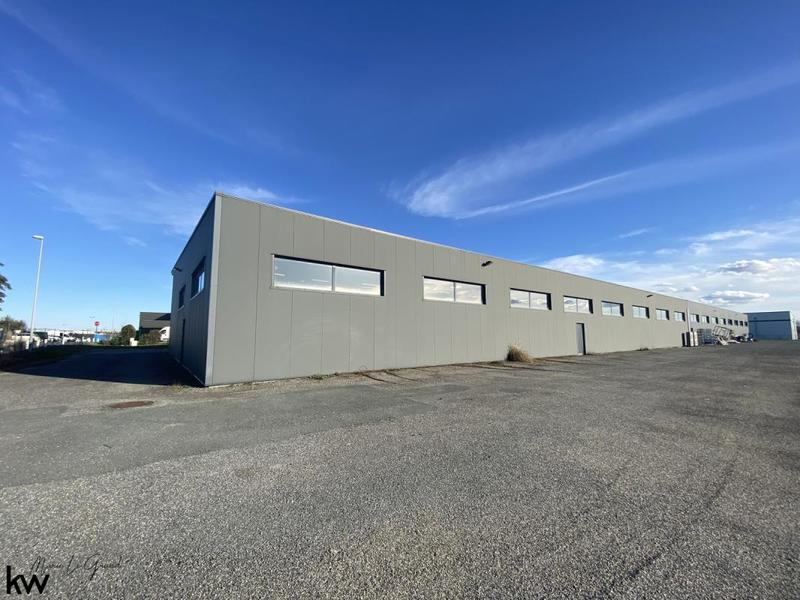 Local commercial - 1 200 m²