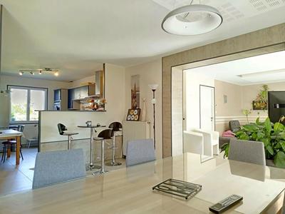 Maison - 193 m² - 7 pièces