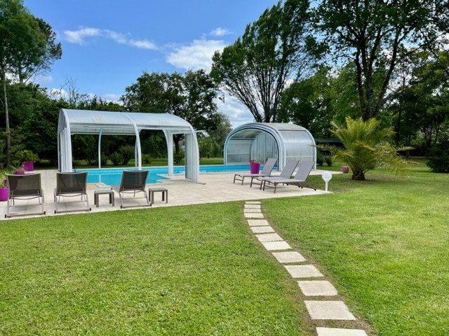 Maison traditionnelle - 270 m² - 6 pièces