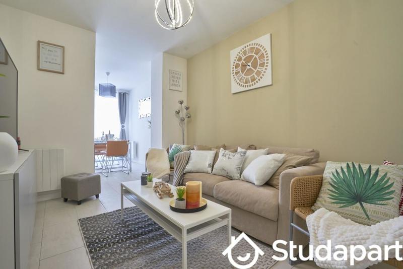 Chambre - 11 m² - 1 pièce